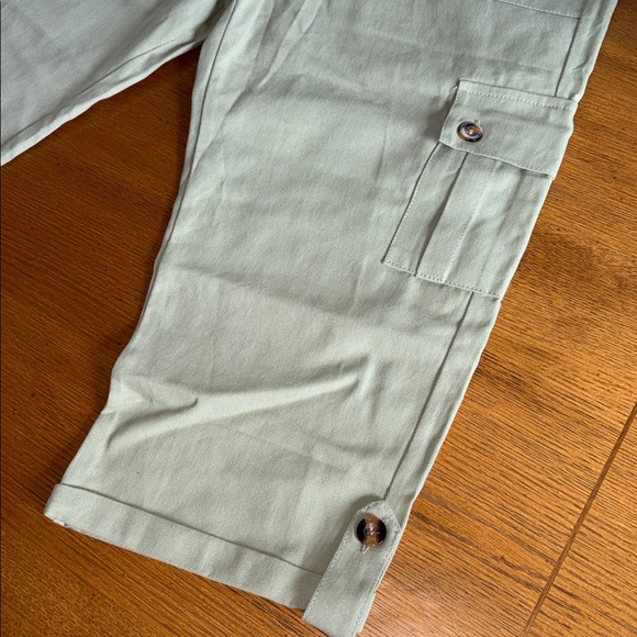 Casual Green Capris - Picture 3 of 10